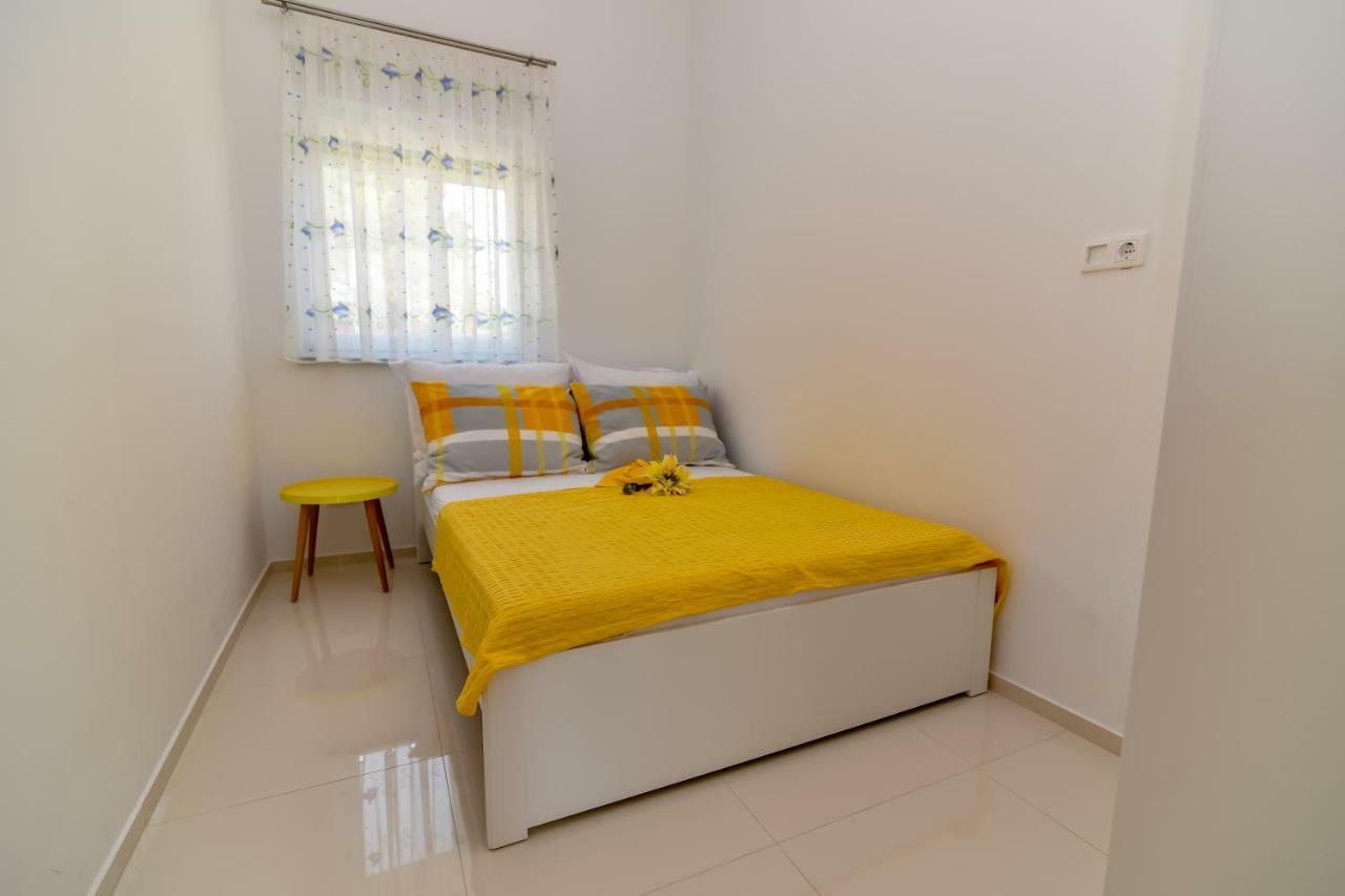 Denis Apartment Vir Εξωτερικό φωτογραφία