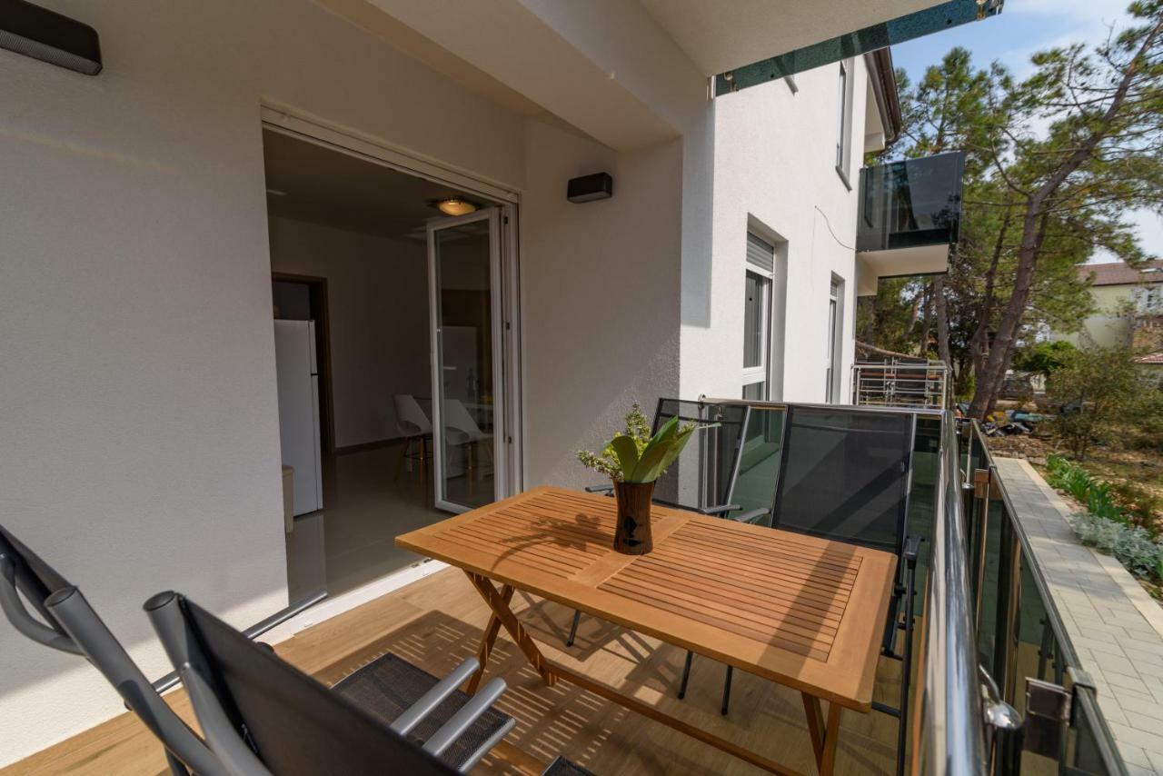 Denis Apartment Vir Εξωτερικό φωτογραφία