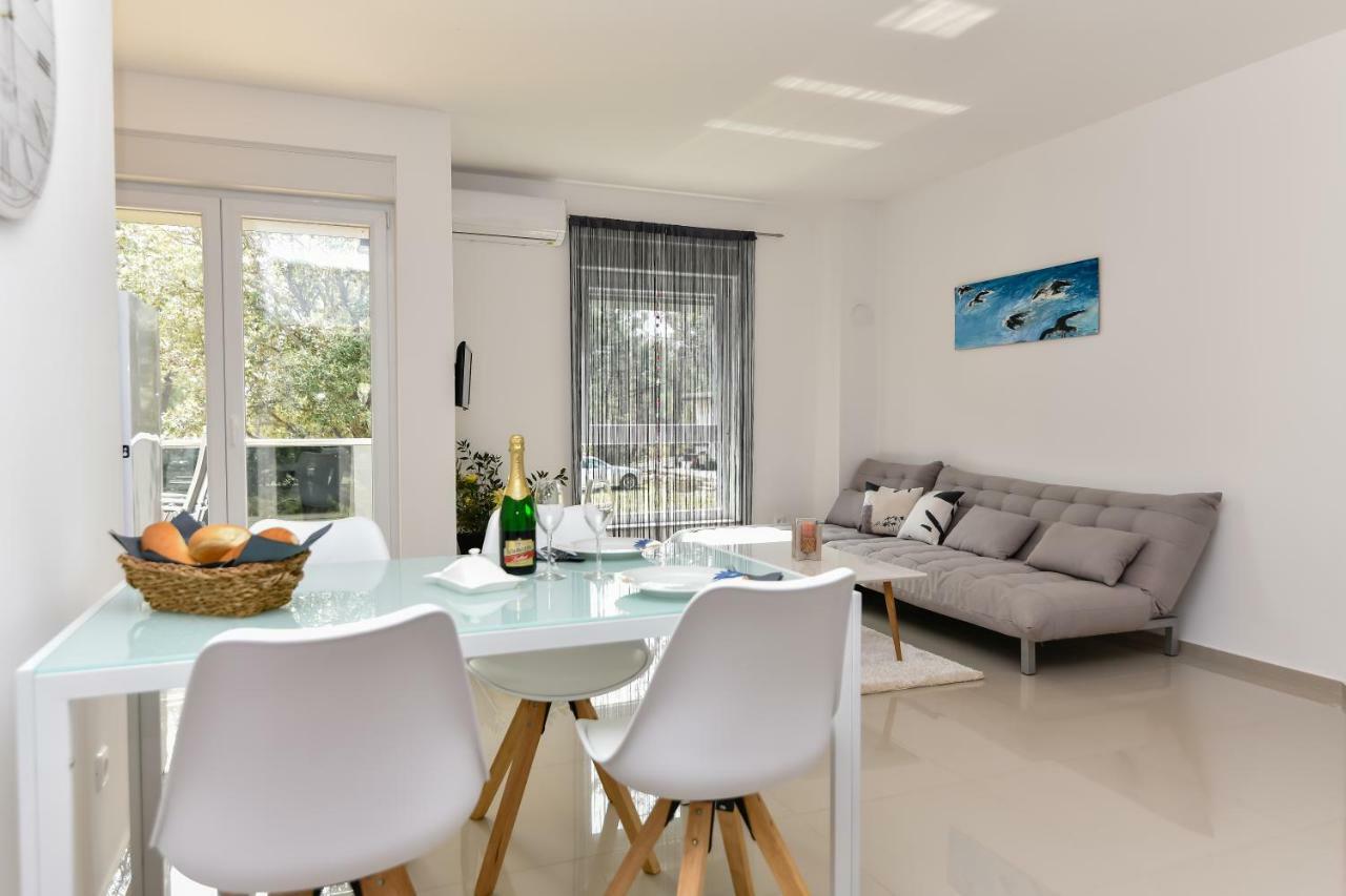 Denis Apartment Vir Εξωτερικό φωτογραφία