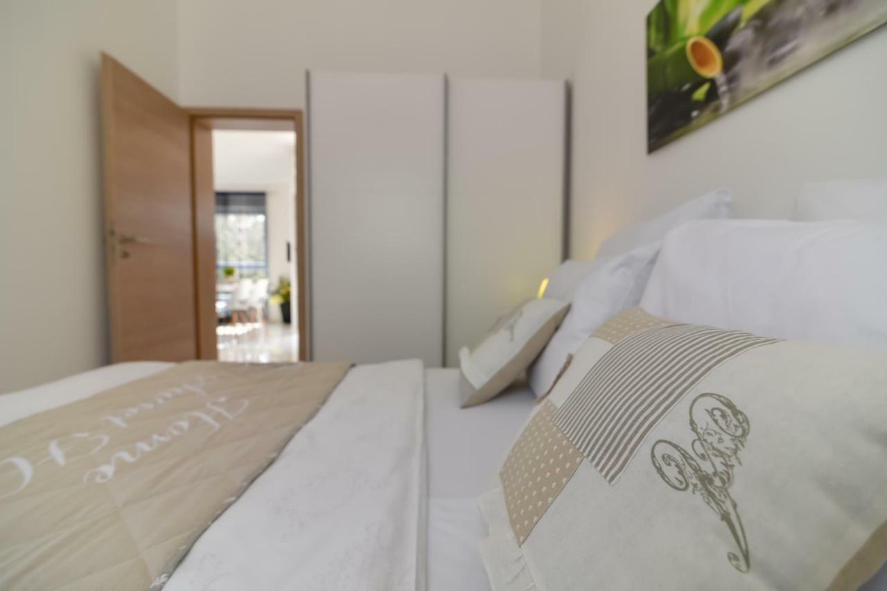 Denis Apartment Vir Εξωτερικό φωτογραφία