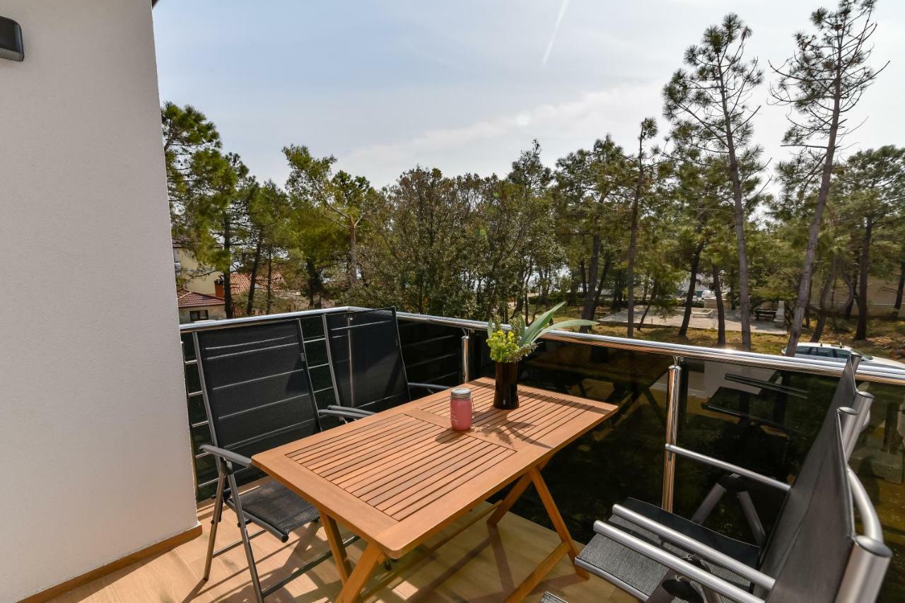Denis Apartment Vir Εξωτερικό φωτογραφία