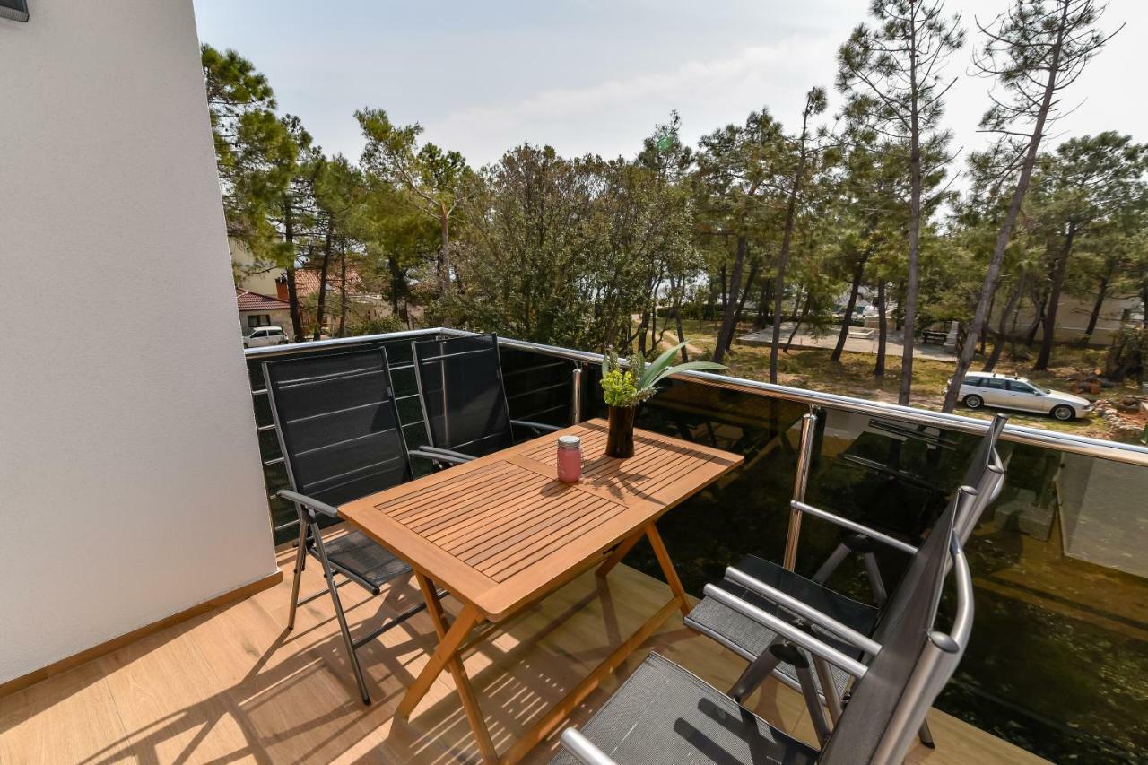 Denis Apartment Vir Εξωτερικό φωτογραφία