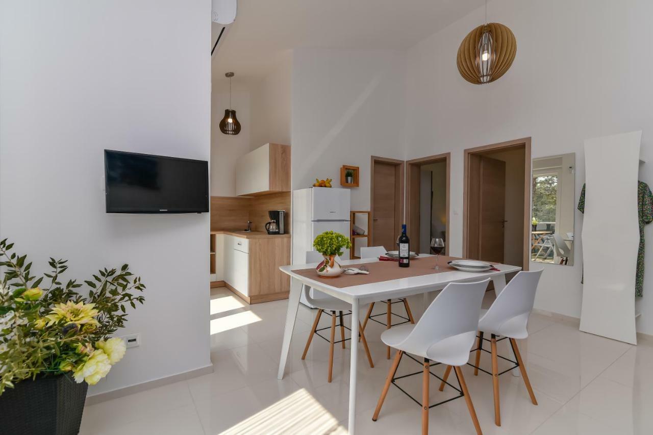 Denis Apartment Vir Εξωτερικό φωτογραφία