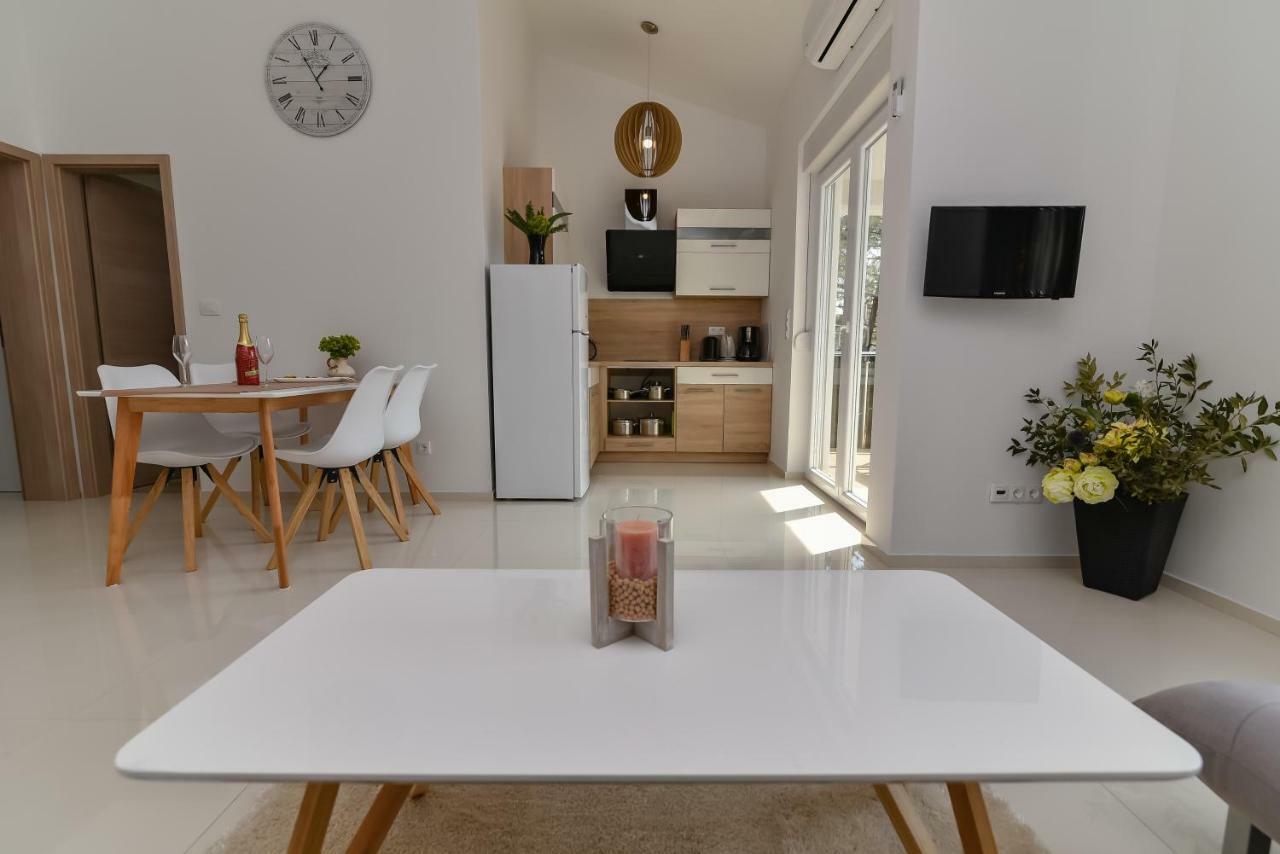 Denis Apartment Vir Εξωτερικό φωτογραφία