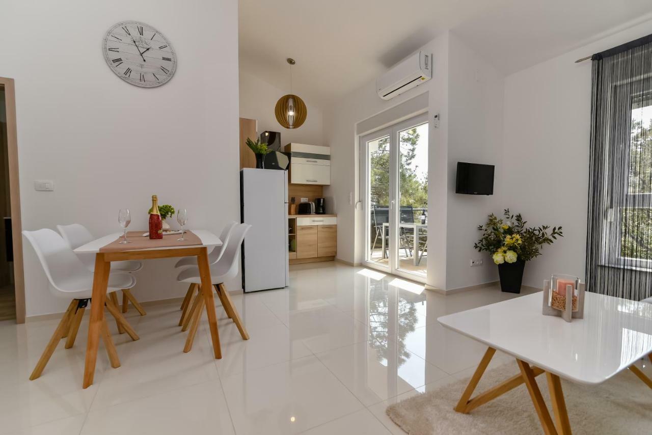 Denis Apartment Vir Εξωτερικό φωτογραφία