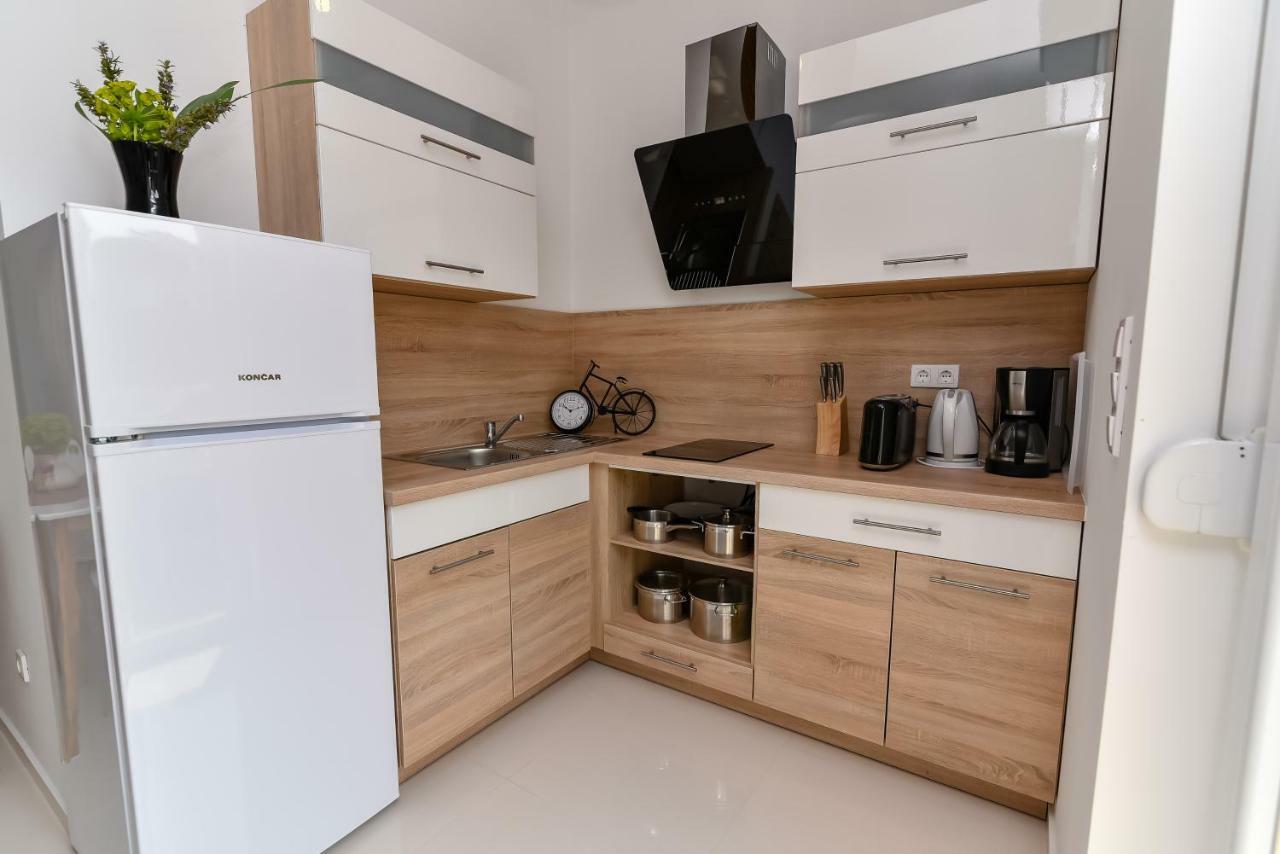 Denis Apartment Vir Εξωτερικό φωτογραφία