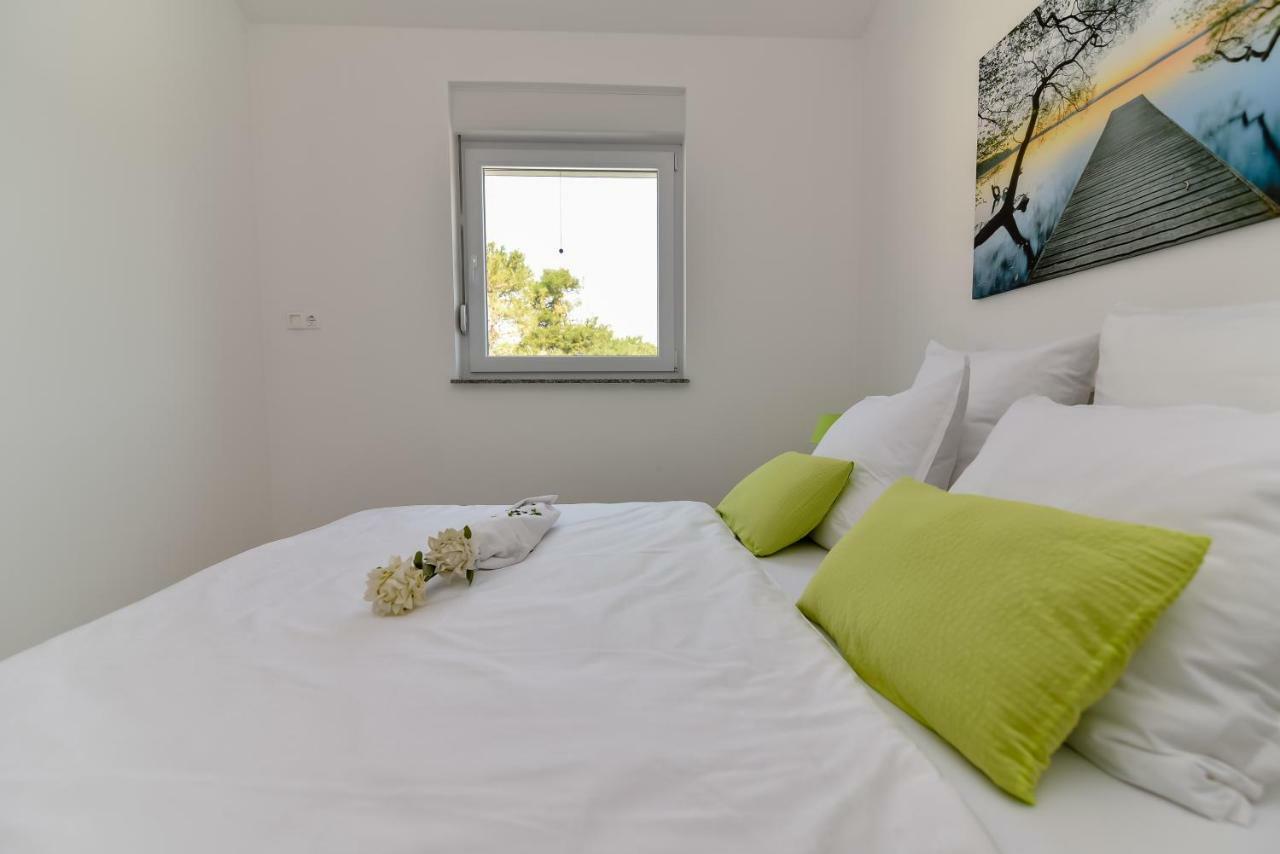 Denis Apartment Vir Εξωτερικό φωτογραφία