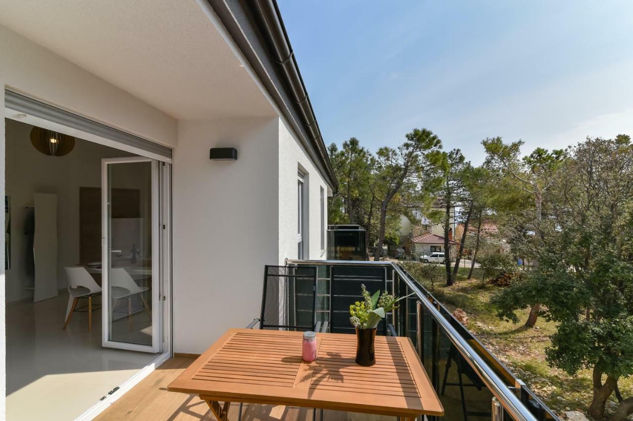 Denis Apartment Vir Εξωτερικό φωτογραφία